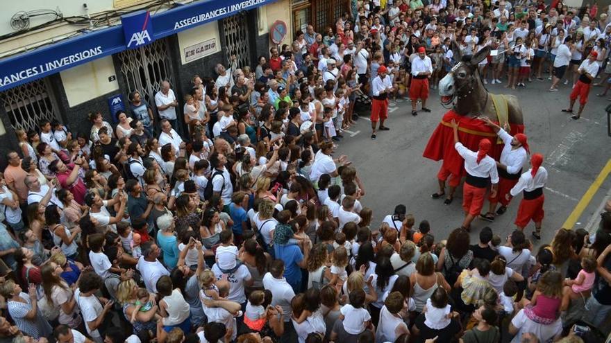 La &#039;Mulassa&#039; y las &#039;gloses&#039; protagonizan el arranque de Sant Jaume en Manacor