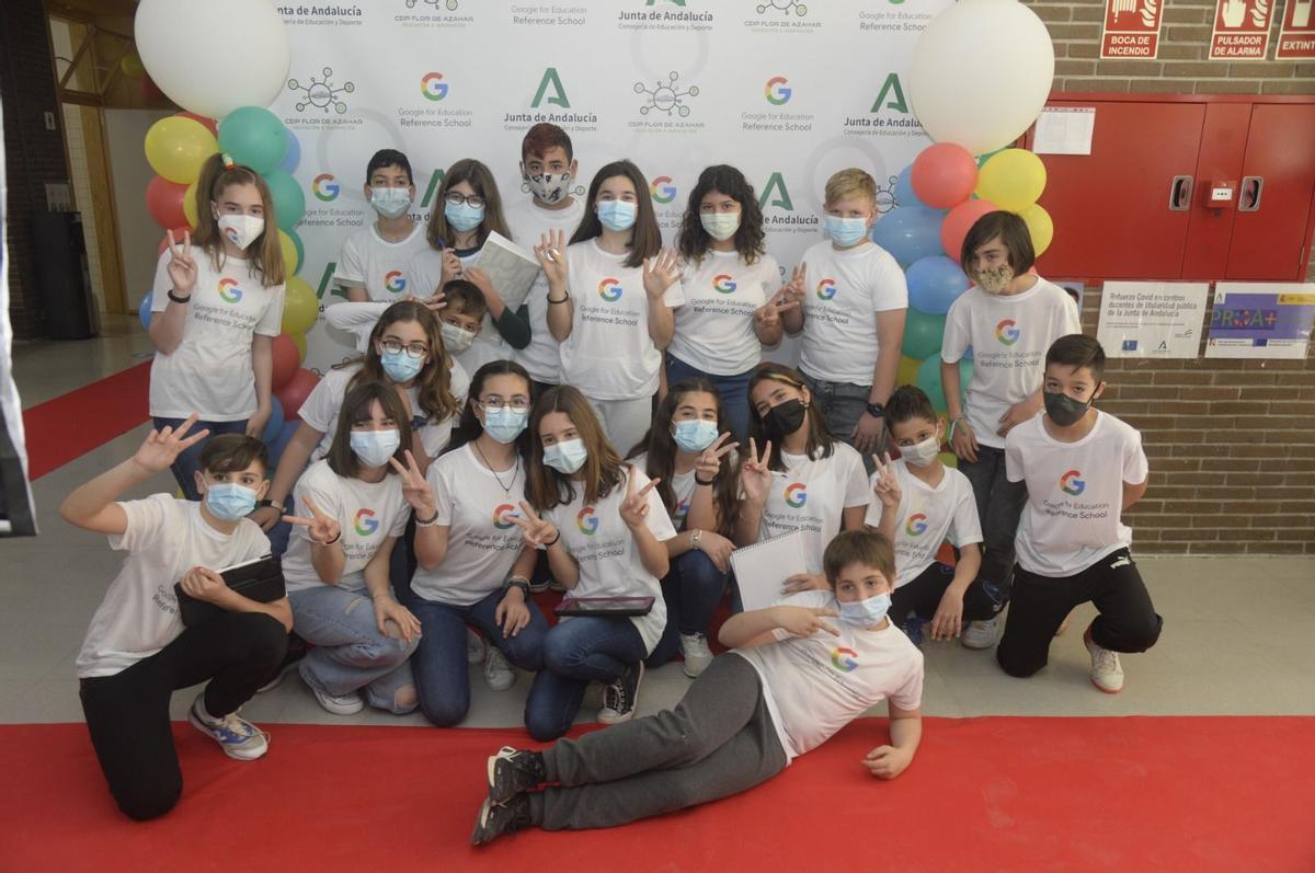 Alumnos del CEIP Flor de Azahar celebran el reconocimiento de Google.