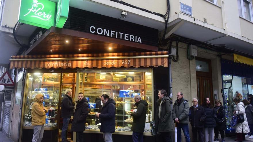 Las colas por el roscón de Flory, cada año con más antelación