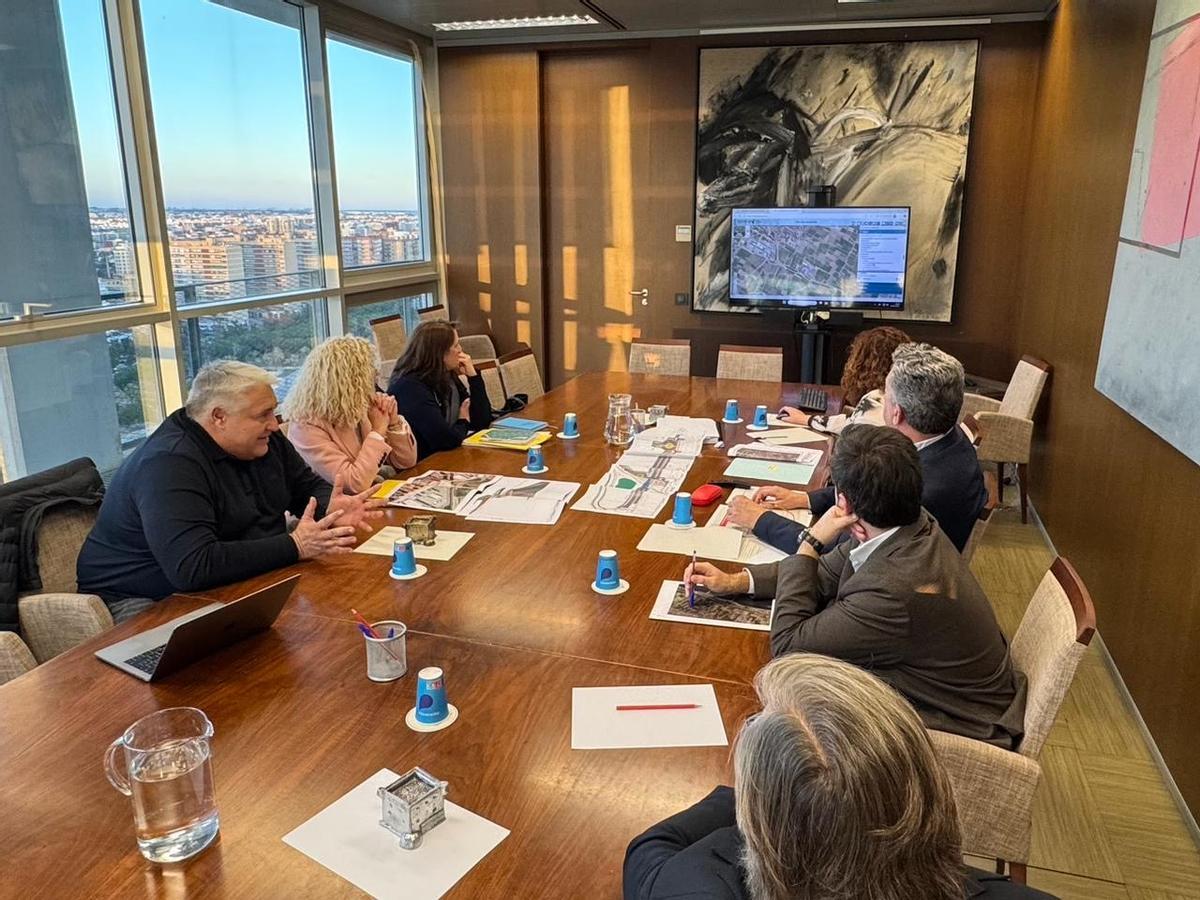 Reunión de la conselleria de Transportes con el Ayuntamiento de Meliana.