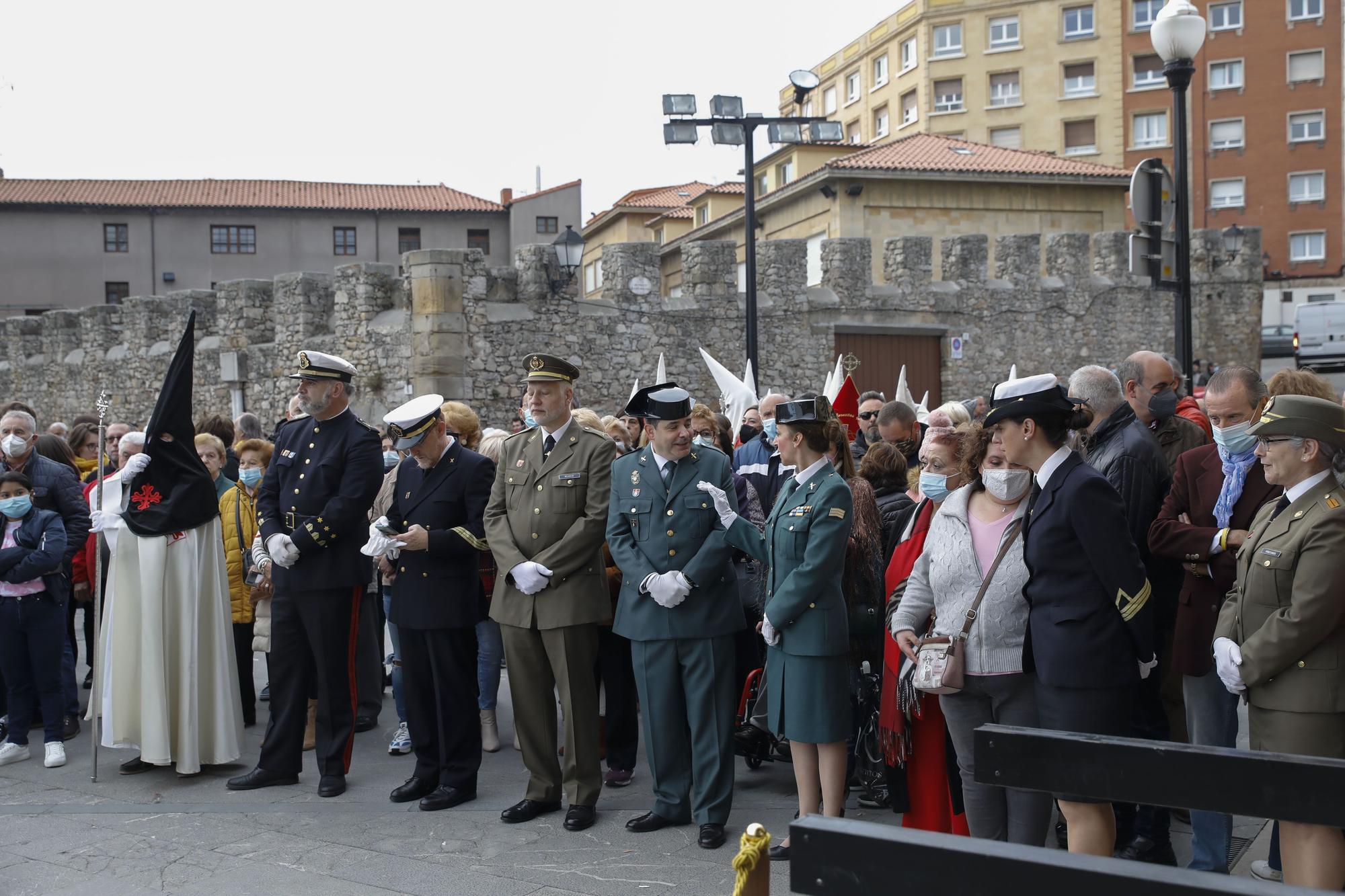 En imágenes: La procesión del Viernes Santo en Gijón