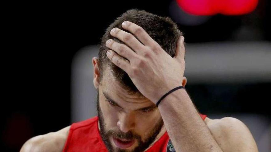 Marc Gasol, durante un partido con la selección. // Efe