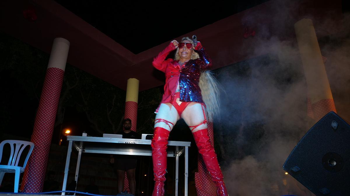 Leticia Sabater, durante su concierto en las fiestas del barrio El Progreso de Vila-real, en julio del 2025.