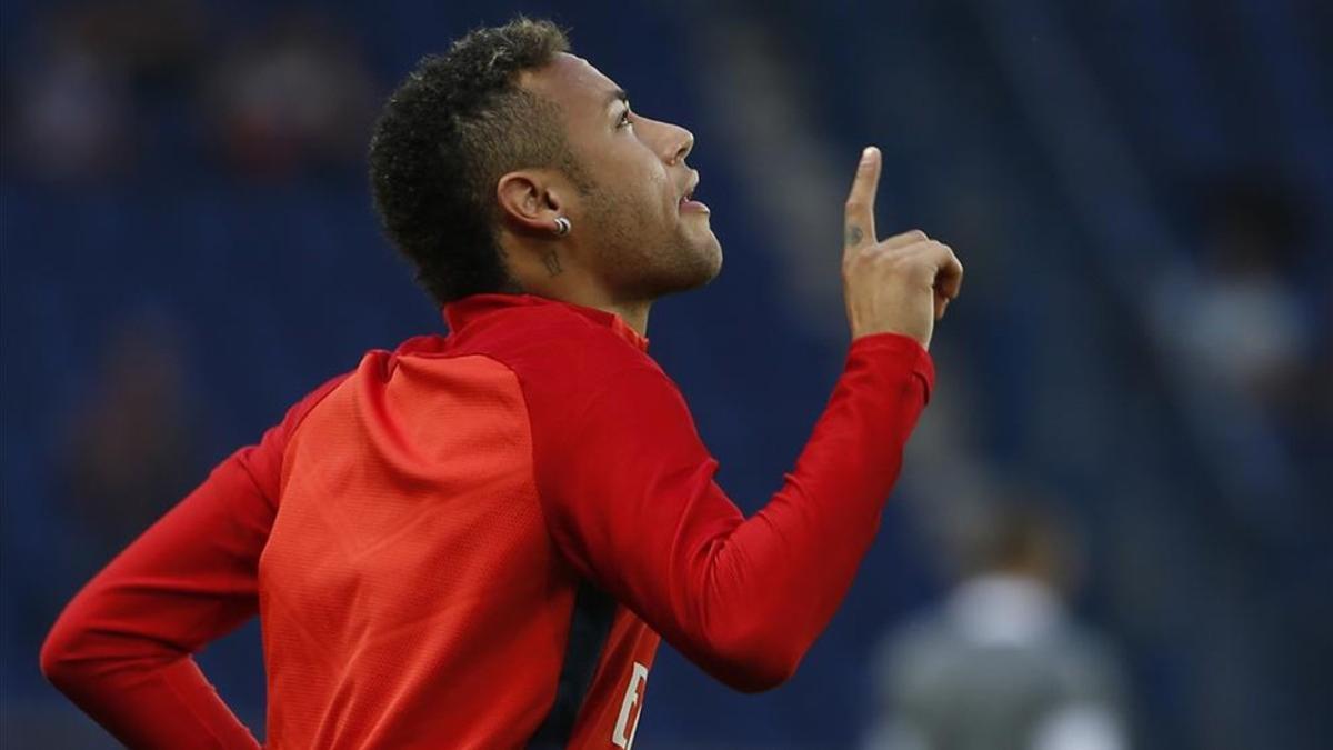 Neymar es el fichaje más caro de la historia del fútbol: 222 millones de euros