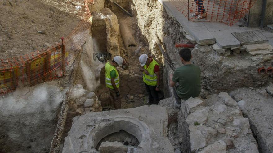 Las labores de búsqueda del refugio de Mercado, hace unos días