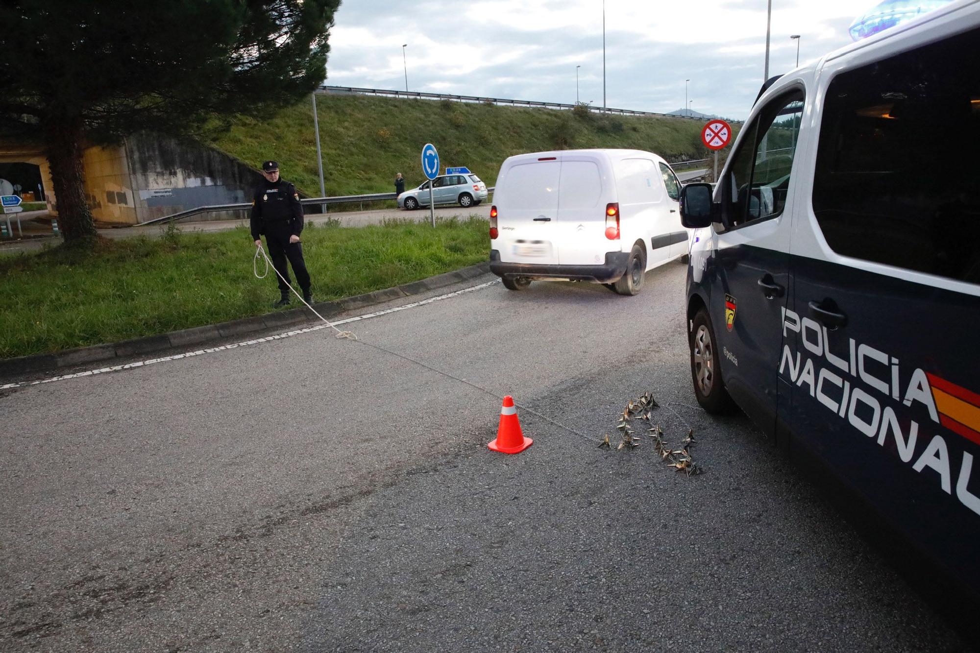 En imágenes: Control policial por la oleada de robos en Gijón