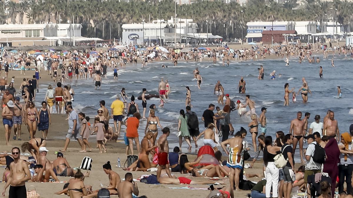 Playa de la ciudad de València, el pasado 18 de octubre.