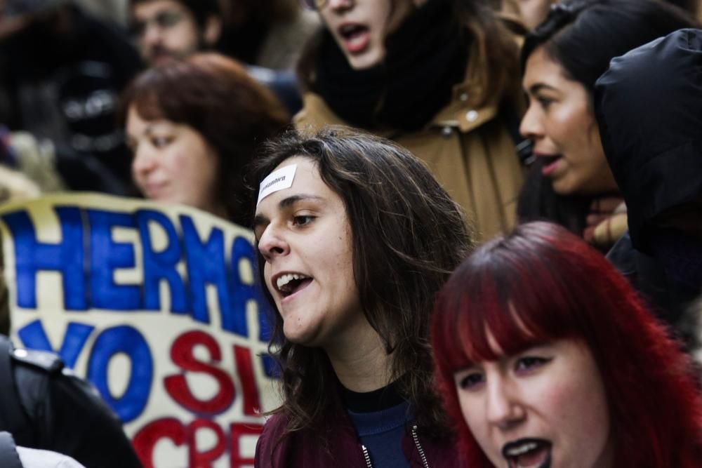 Actos de protesta en Oviedo contra la violencia machista