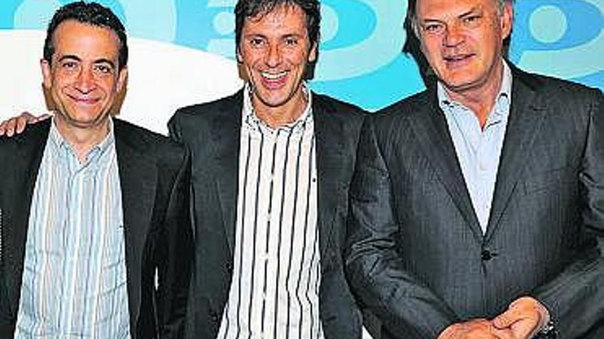 J. J. Santos, Paco González y Piqueras, ayer, en Tele 5.