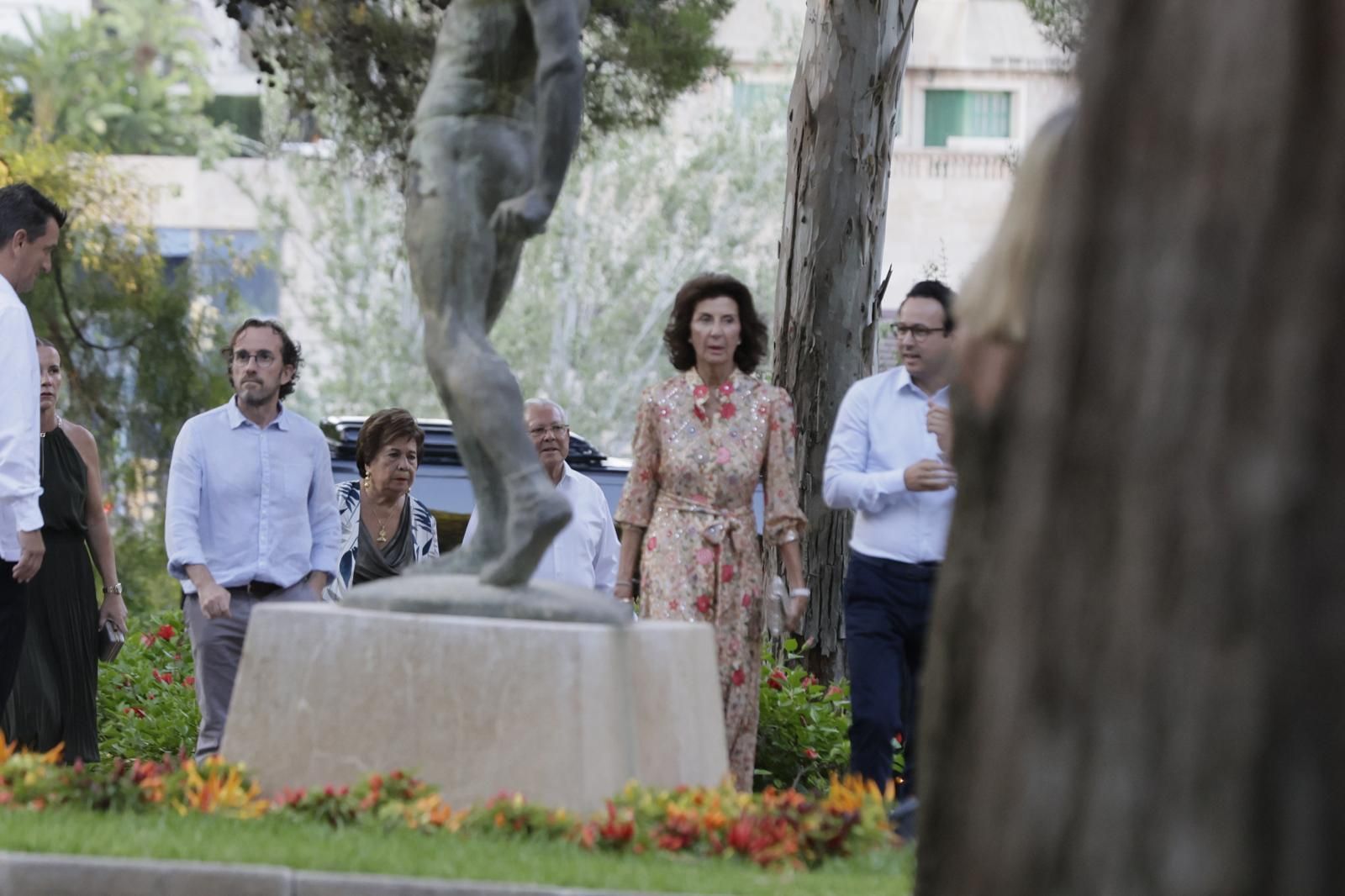Los Reyes reciben a la sociedad balear en Marivent