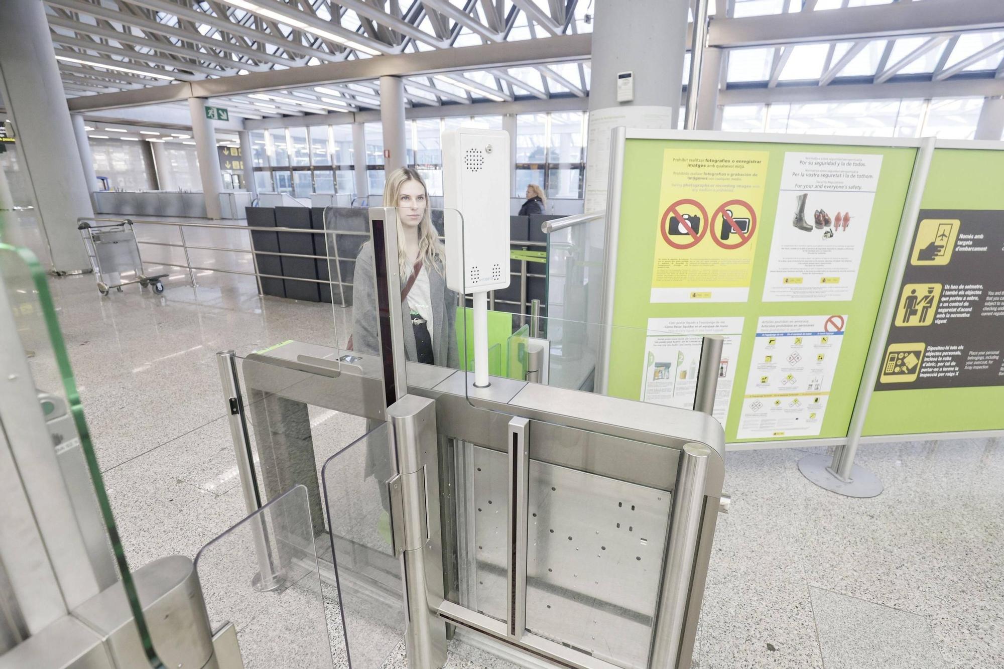 Vueling inaugura en el aeropuerto de Palma su sistema de identificación facial