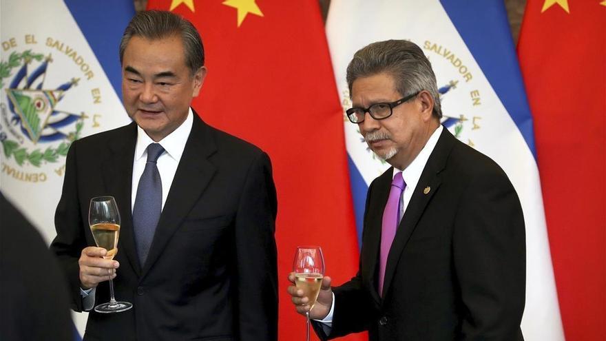 China agudiza el aislamiento de Taiwán al establecer relaciones diplomáticas con El Salvador