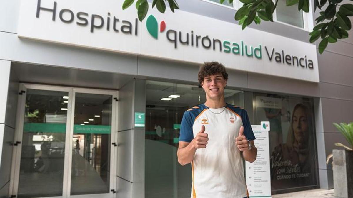 Saint-Supéry pasa revisión médica