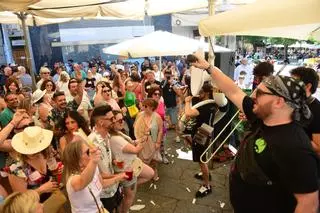FOTOGALERÍA | Búscate en las cañas del sábado de feria en Plasencia