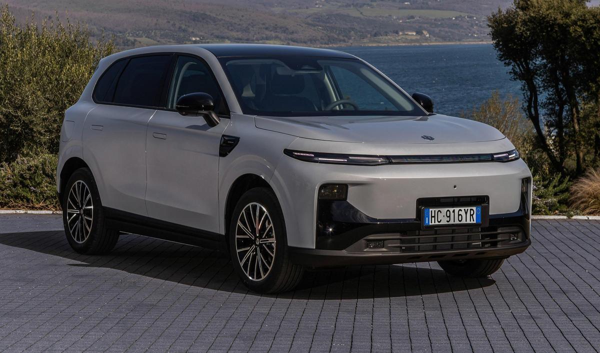 Leapmotor ofrece una nueva versión híbrida con autonomía extendida en el B10 REEV