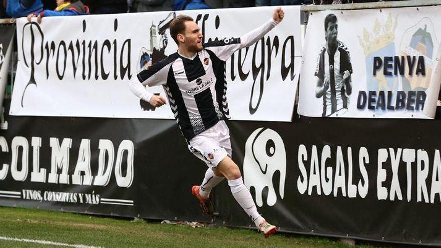 Cristian Herrera: &quot;Me gustaría meter 25 goles con el Castellón y celebrar el ascenso&quot;