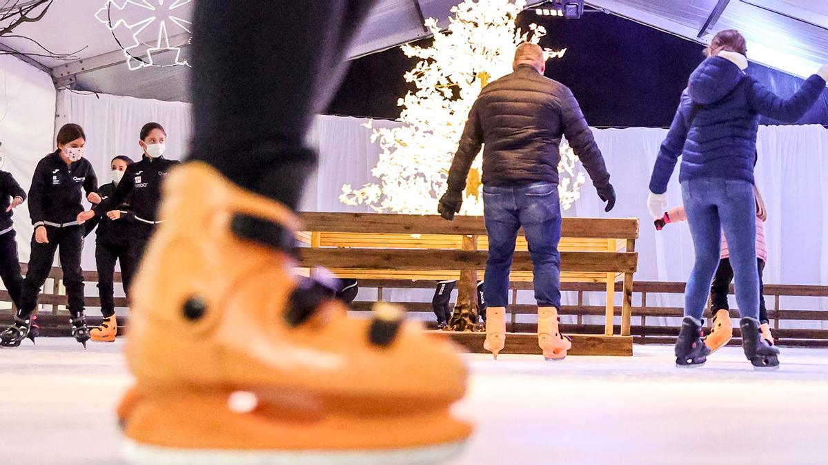 Asturias inaugura la Navidad patinando sobre hielo: horario y precios en Oviedo, Gijón y Avilés