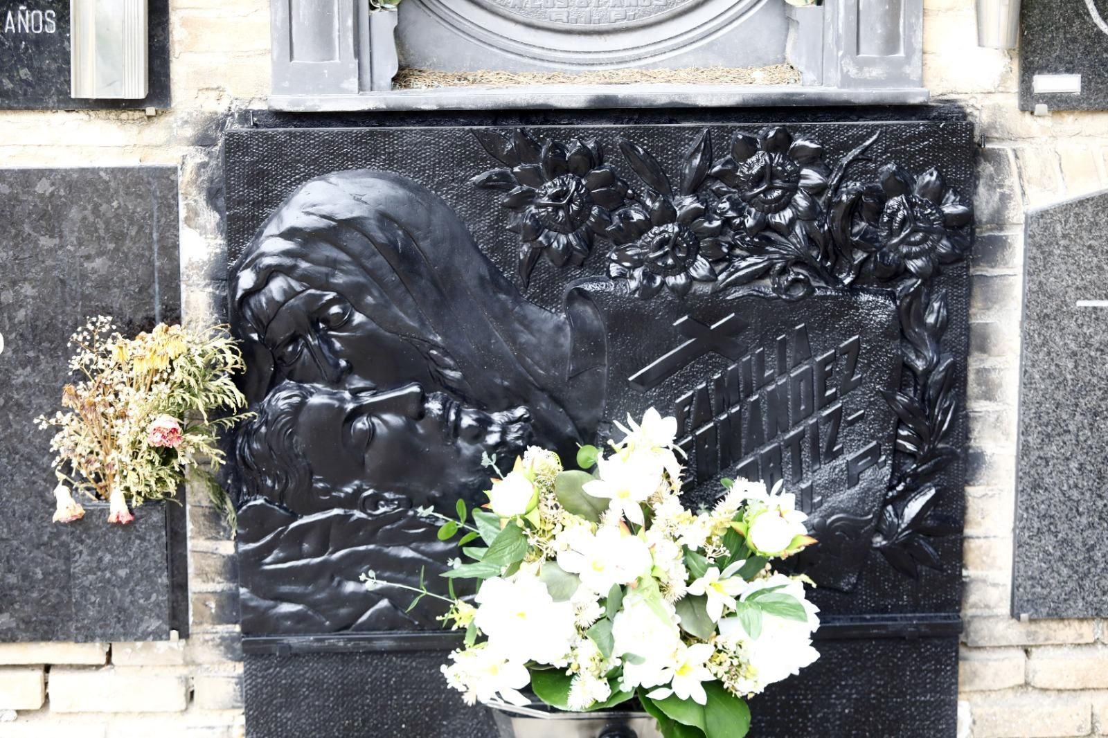 En imágenes | El cementerio de Zaragoza, un museo al aire libre que se engalana para el Día de Todos los Santos