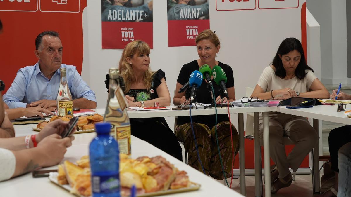 Artemi Rallos, Susana Ros, Amparo Marco y Eva Redondo, este miércoles en la sede del PSPV-PSOE en Castelló
