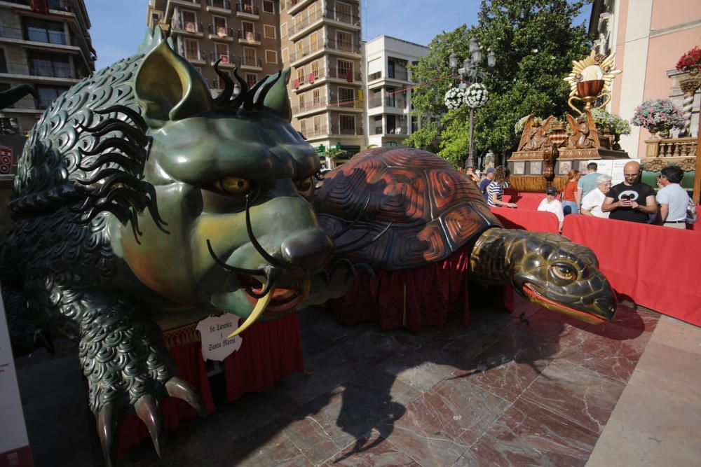 Las Rocas, expuestas en la plaza de la Virgen