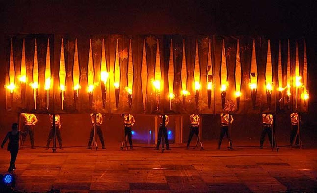 Imatge de l’estrena del xou ’Grand Magic’ a l’estadi May Day, a Pyongyang (Corea del Nord), dissenyat per Kim Chol, anomenat el ’David Copperfield de Corea del Norte’, que inclou set presentacions.