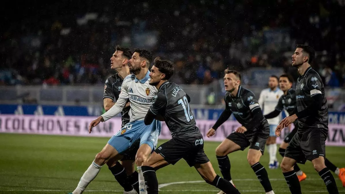 El Real Zaragoza resiste y suma un gran punto contra el Castellón (0-0)