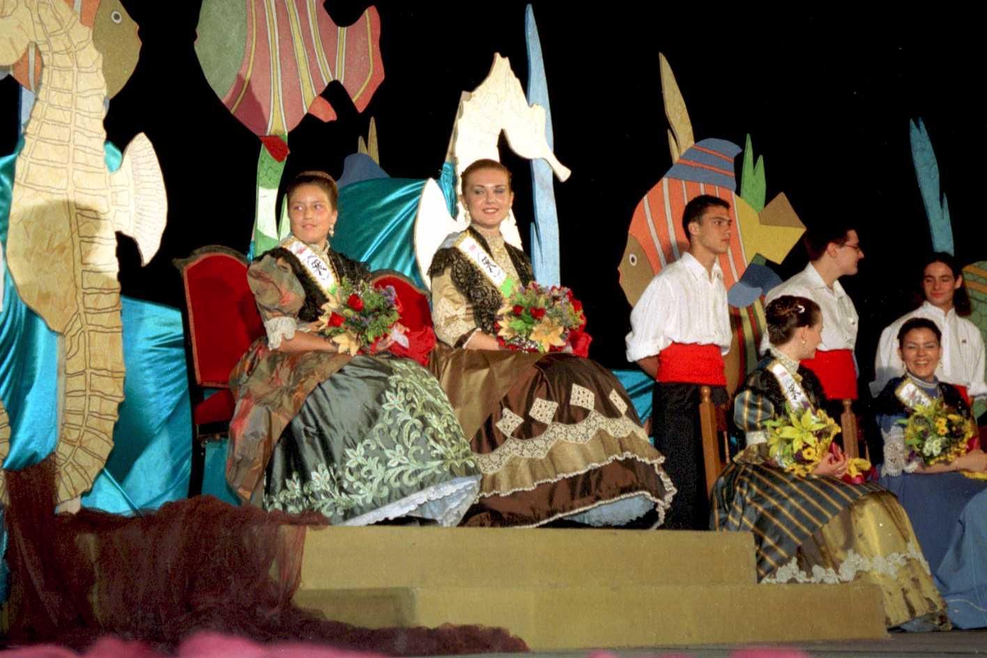 2000. Sabina Aparici i Olaya Llorens..jpg