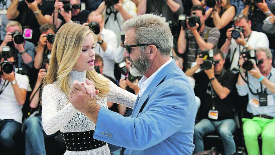 Mel Gibson baila en Cannes