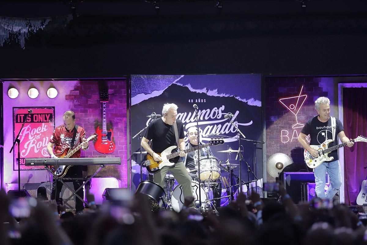 Hombres G enloquecen al público de Los Califas