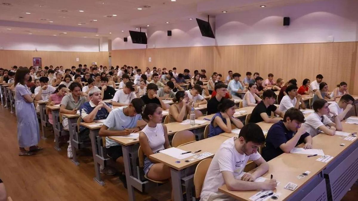 Estudiantes cordobeses en la Selectividad del pasado curso 2025.
