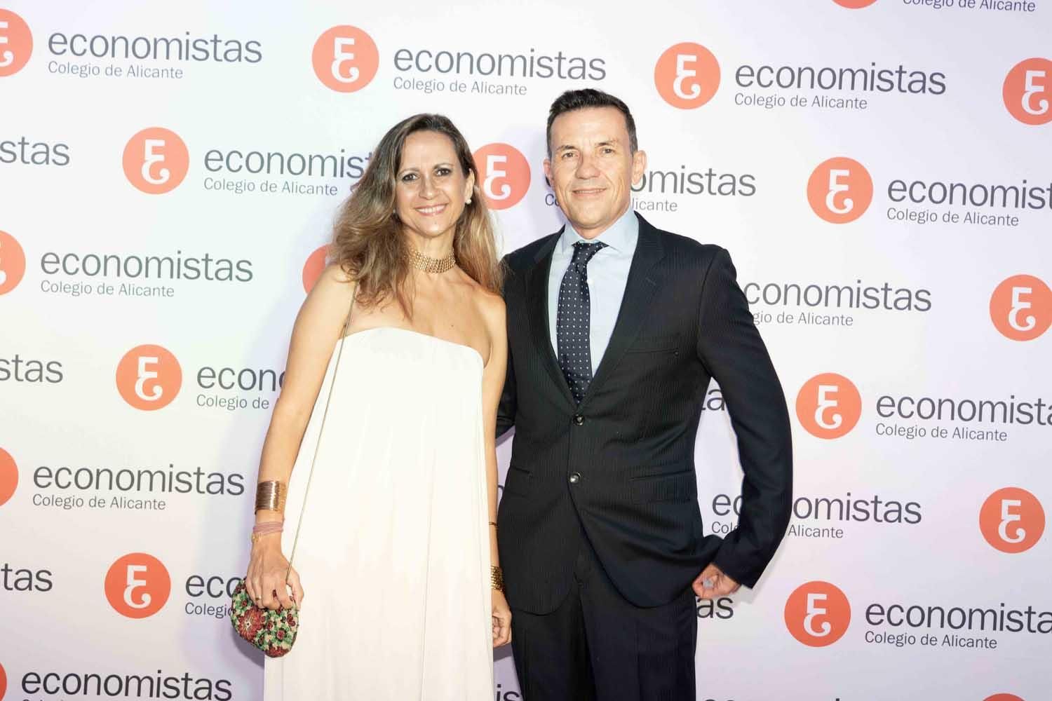 Los Economistas de Alicante celebran su cena anual en honor a su patrón