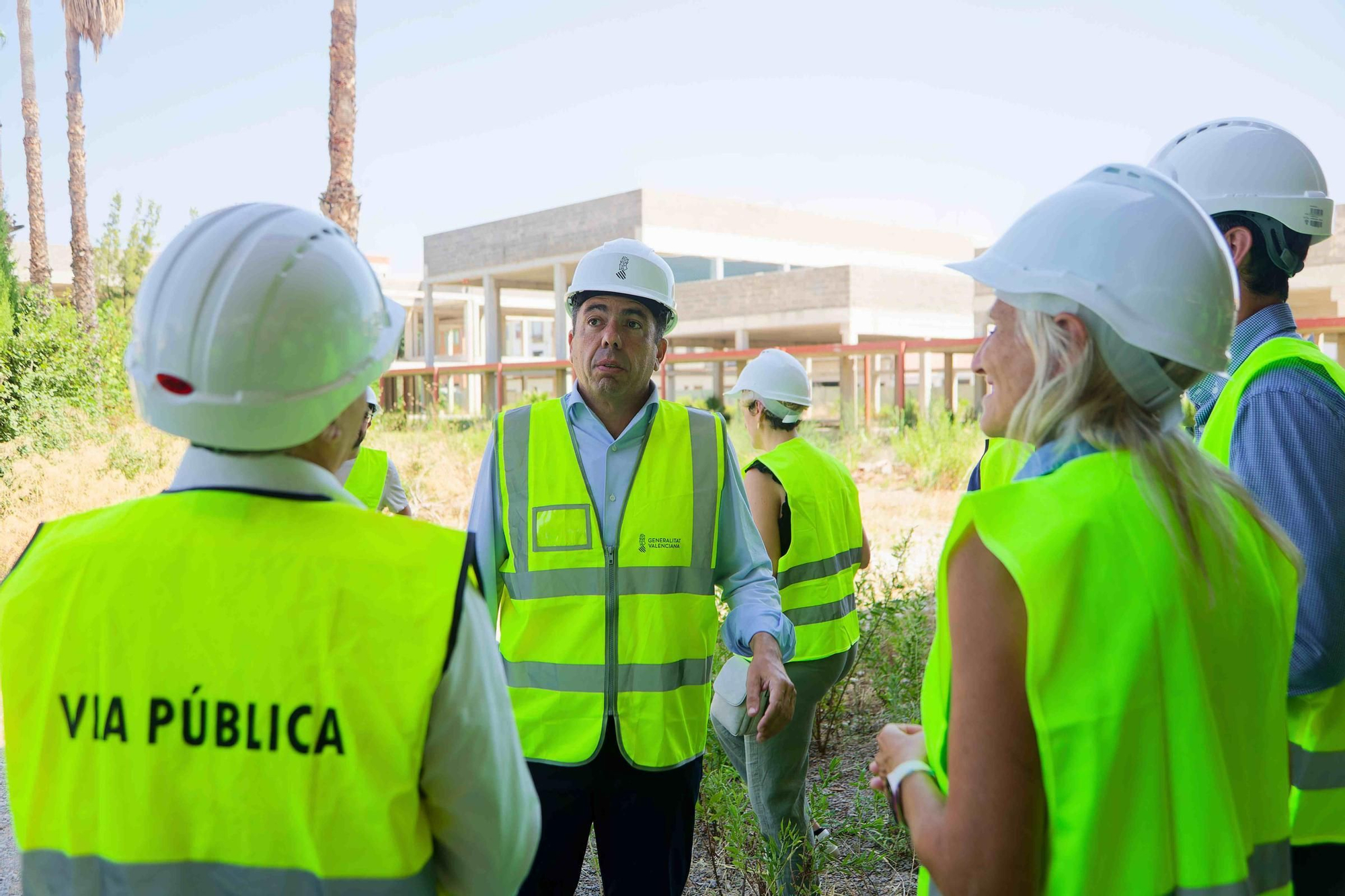 Visita de Mazón al futuro IES Jaume I de Burriana