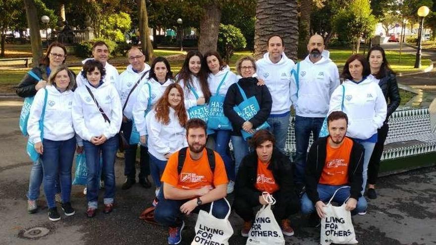 Unos 60 voluntarios participan en el Día Solidario de las Empresas en A Coruña