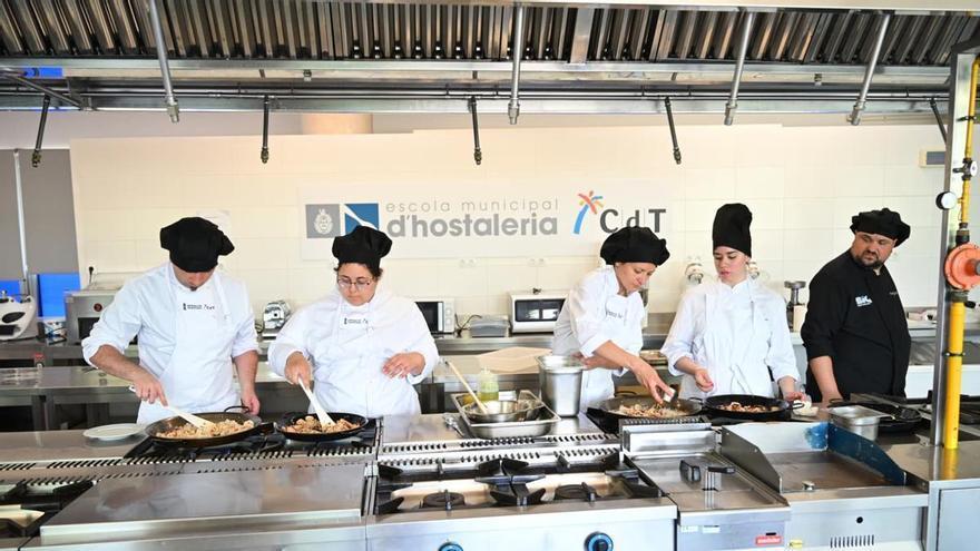 Listas de espera para estudiar cocina y sala en Elche con tirón por la coctelería y la neorestauración