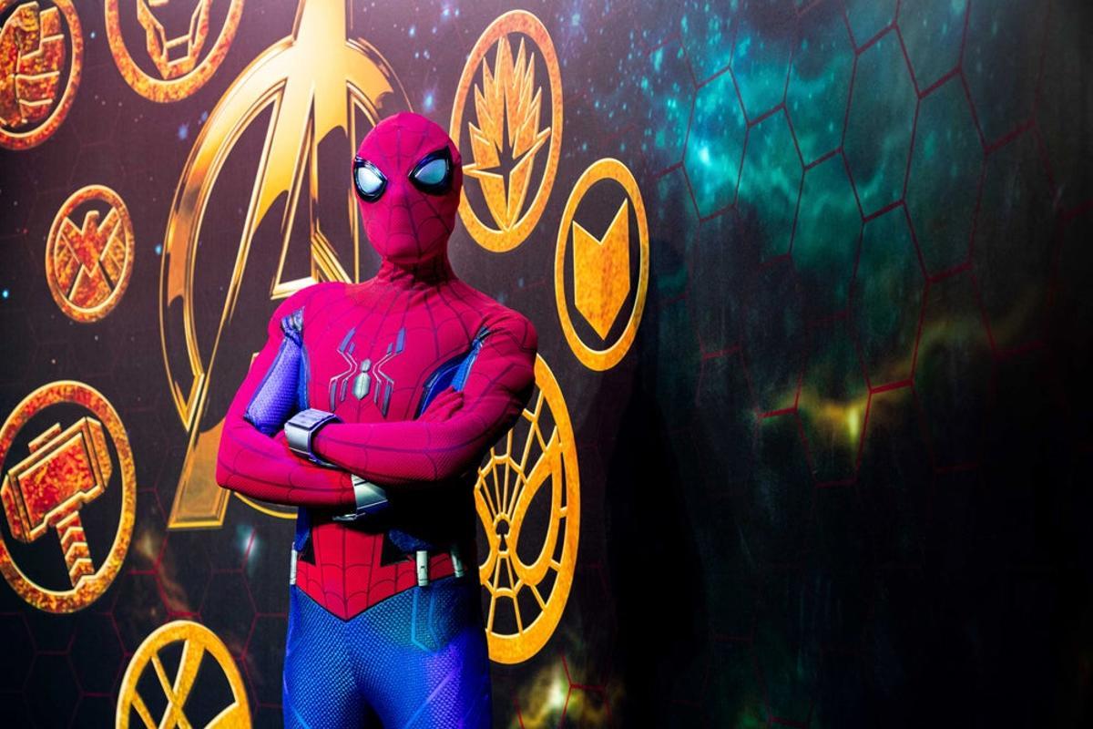 Spider-Man en la Super Hero Station.
