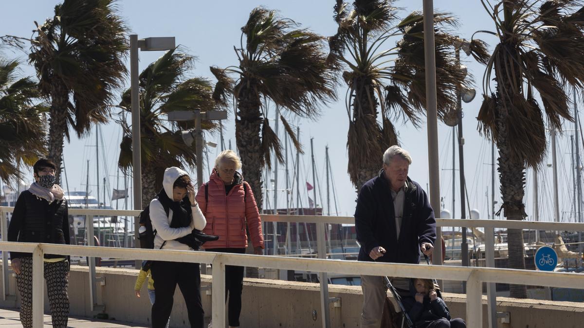Tiempo en Valencia hoy | València se enfrenta a un fin de semana con viento  y bajas temperaturas
