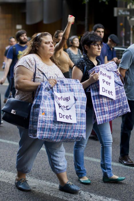 Valencia se manifiesta en solidaridad con los refugiados