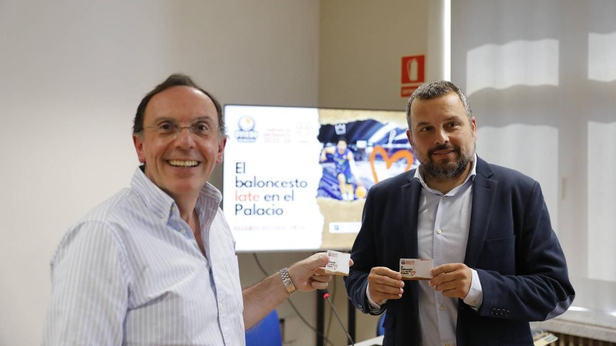 Fernando Villabella, presidente del Alimerka Oviedo Baloncesto, y Fernando García, director general del club, en la presentación de la campaña de abonados.