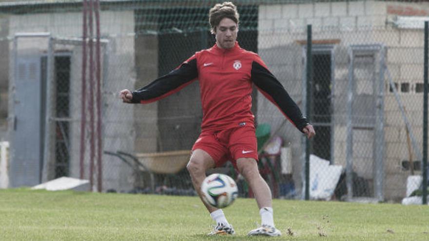 Kiko Femenía en un entrenamiento con el Hércules en diciembre de 2014