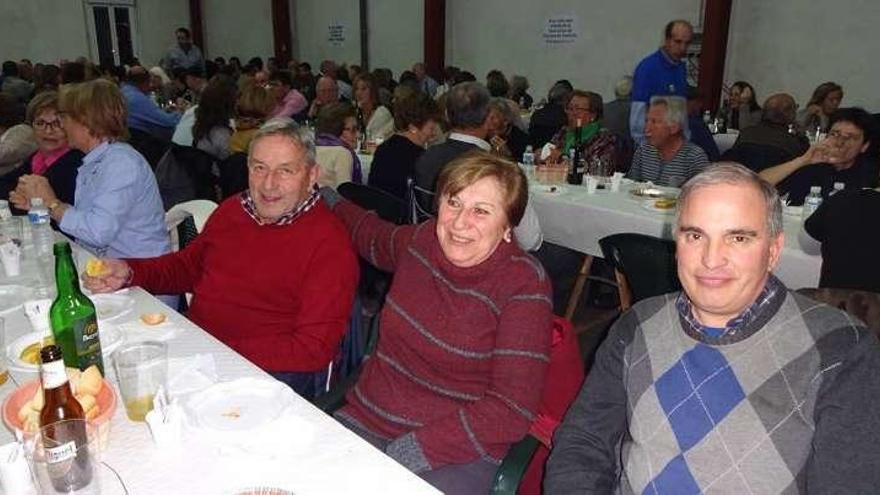 Participantes en el magüestu de Castiellu de la Marina.