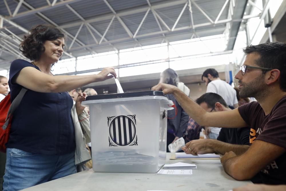 Votacions al pavelló de Santa Eugènia