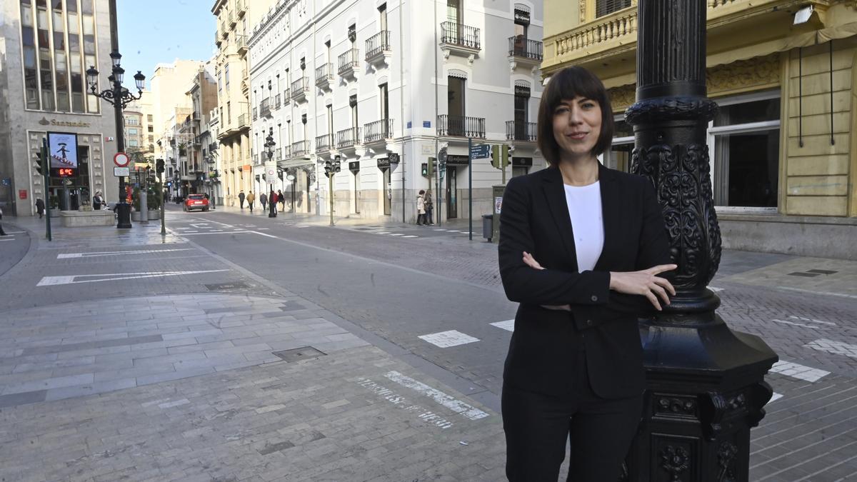 Diana Morant, ministra de Ciencia e Innovación,  en la Puerta del Sol de Castelló, instantes después de la entrevista para 'Mediterráneo.