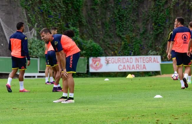 Entrenamiento UD Las Palmas en Barranco Seco ...