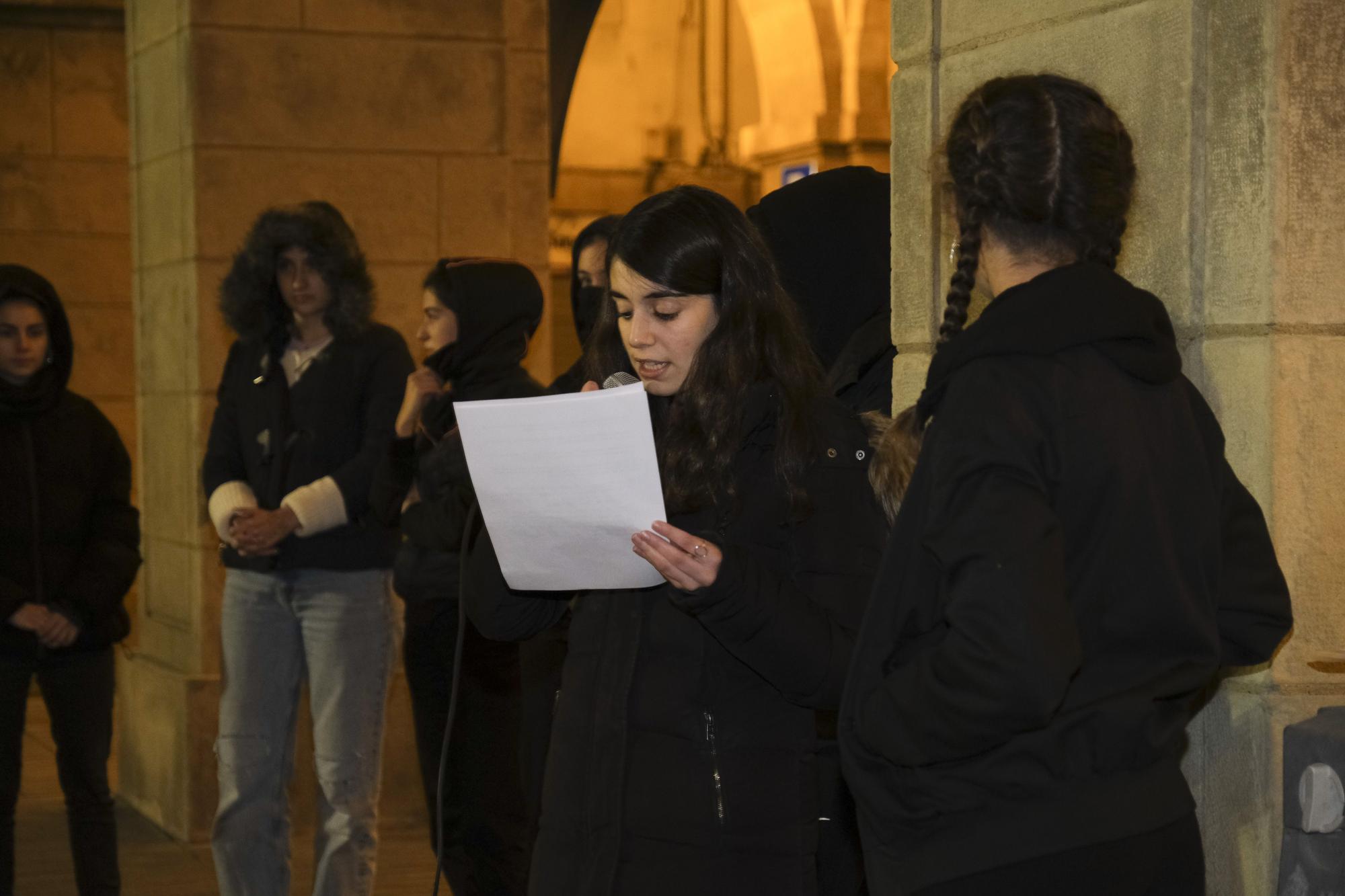 Manresa clama contra la violència masclista, en fotos