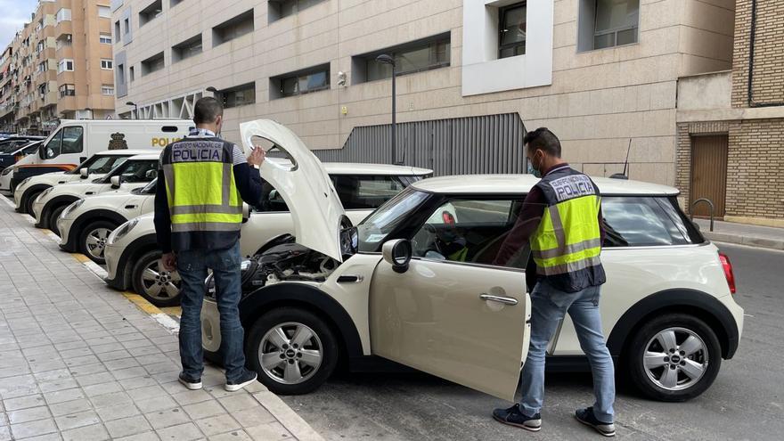 Detienen en Alicante a dos empresarios por apropiarse de seis vehículos de renting