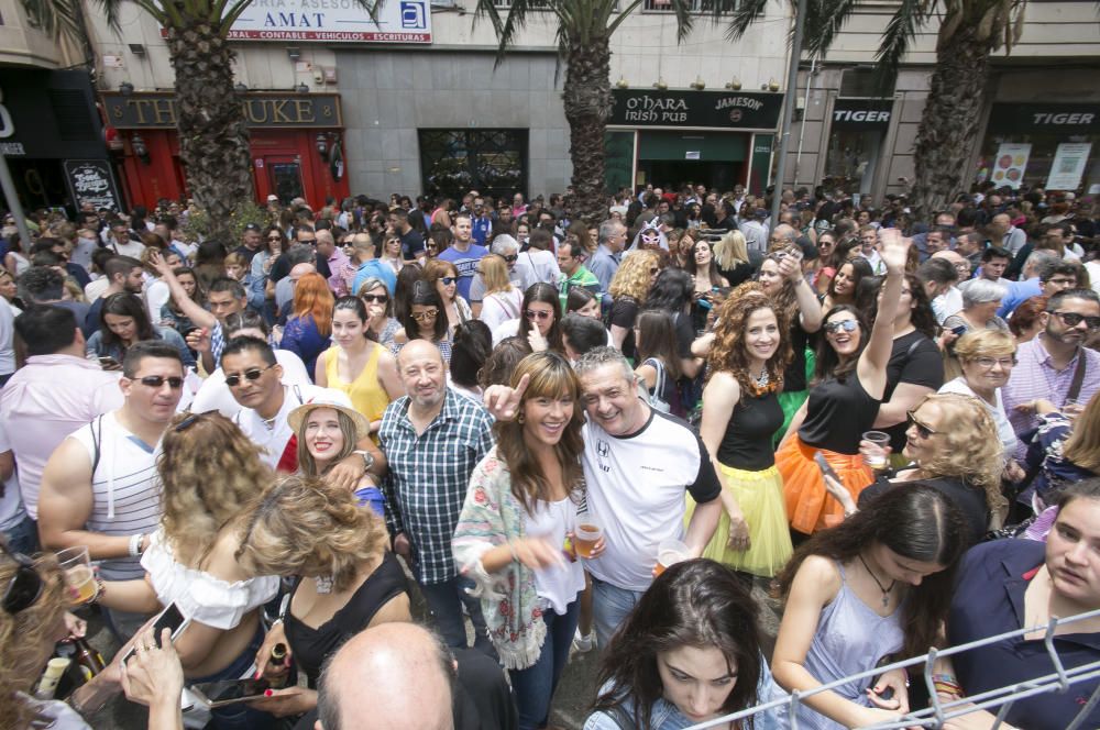 Primera mascletá de las Hogueras del 90 aniversario.