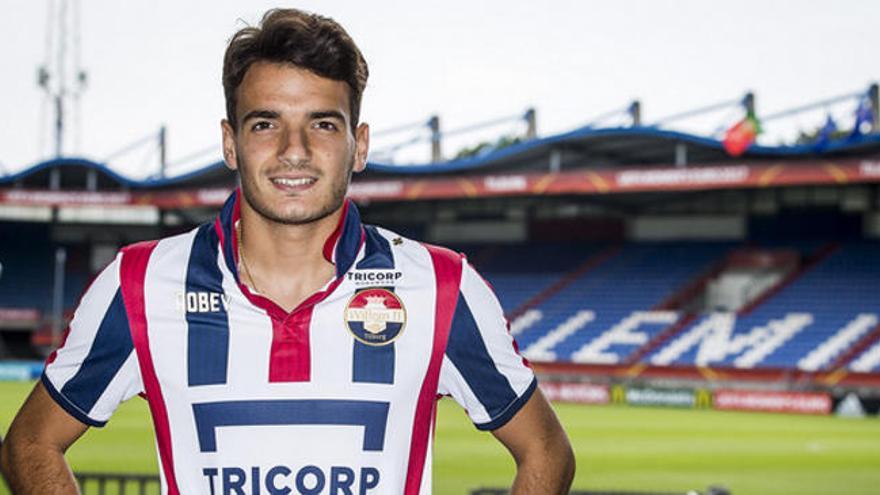 Pedro Chirivella posa con la camiseta del Willem II.