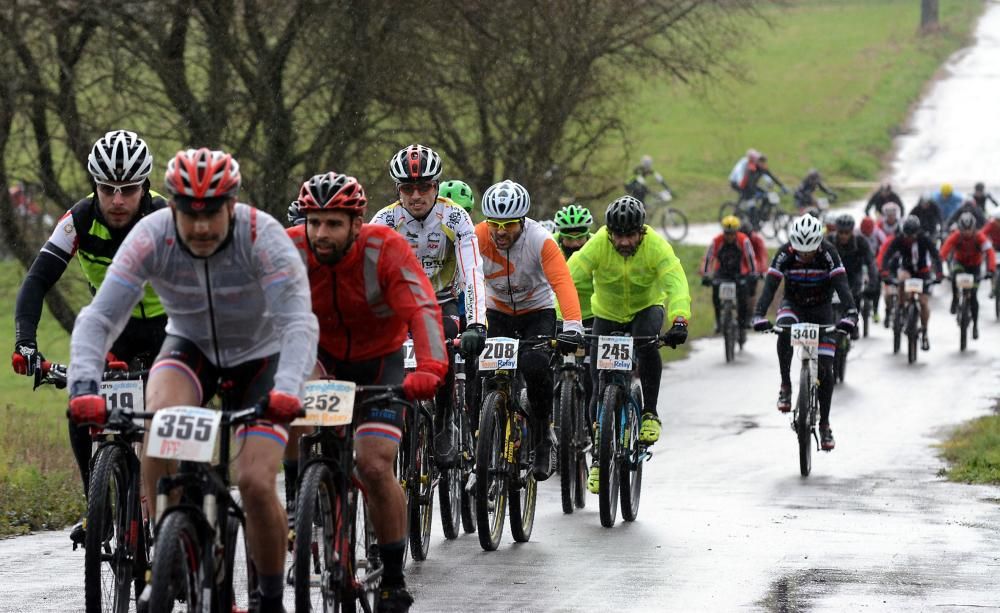 Récord de participantes en la prueba de BTT de Cotobade