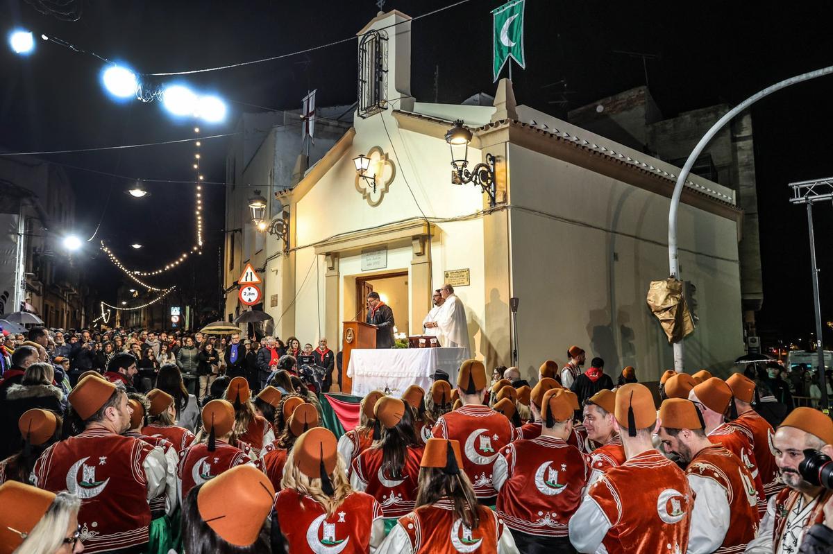 Elda celebra San Antón bajo la lluvia Elda celebra San Antón bajo la lluvia