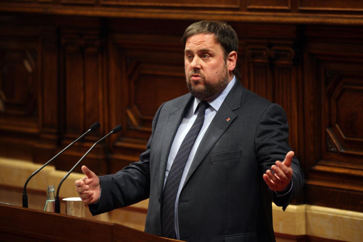 Oriol Junqueras, en el ple d’investidura d’Artur Mas, el 20 de desembre passat. JULIO CARBÓ Oriol Junqueras, en el ple d’investidura d’Artur Mas, el 20 de desembre passat. JULIO CARBÓ